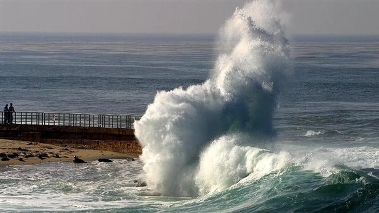 الأرصاد تحذر من اضطراب الملاحة البحرية وانتشار الشبورة وظهور رياح اليوم